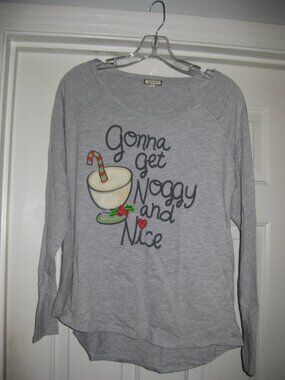 Women's Christmas Long Sleeve Shirt Size Large in Excellent Condition